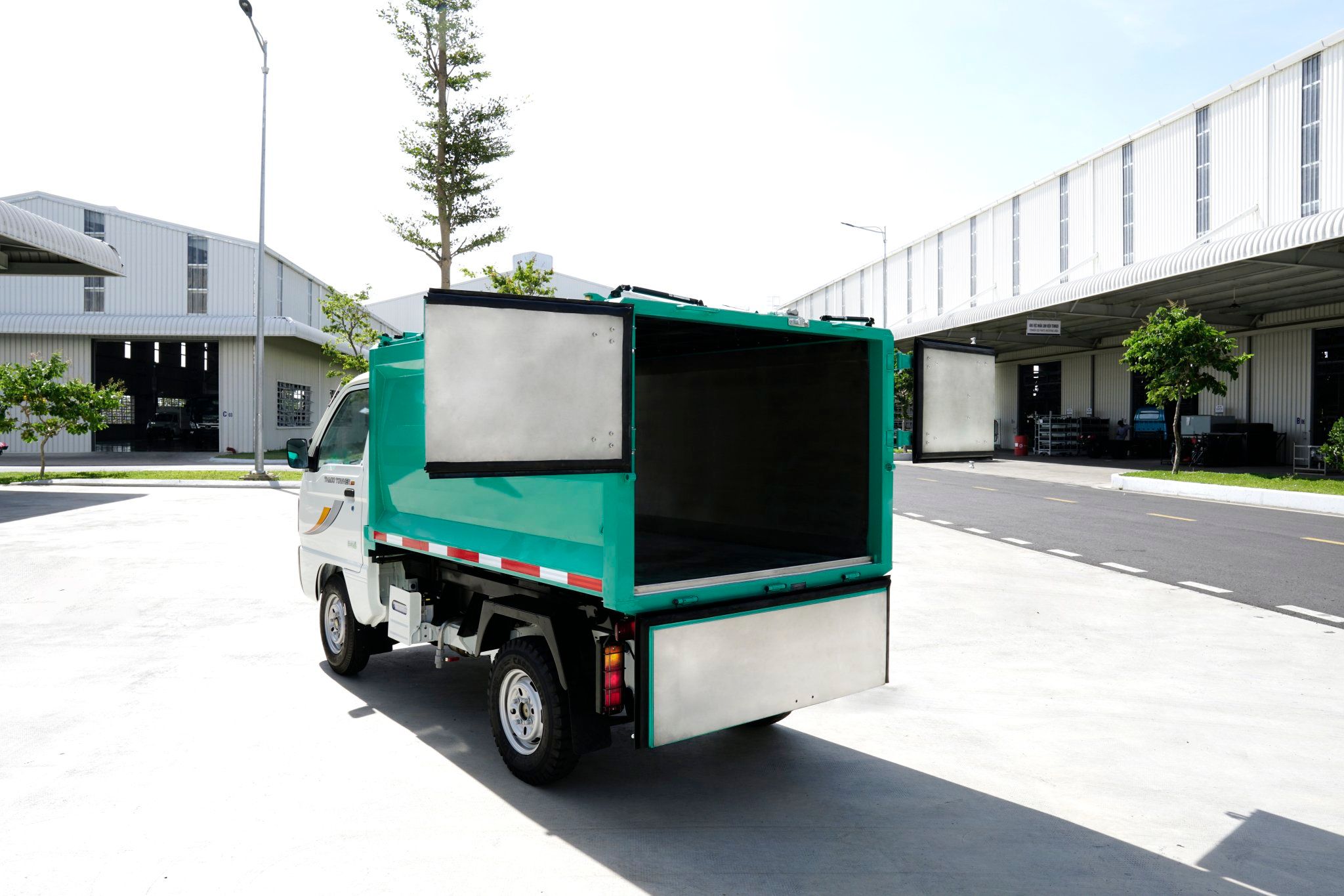  XE CHỞ RÁC - THACO TOWNER 800 