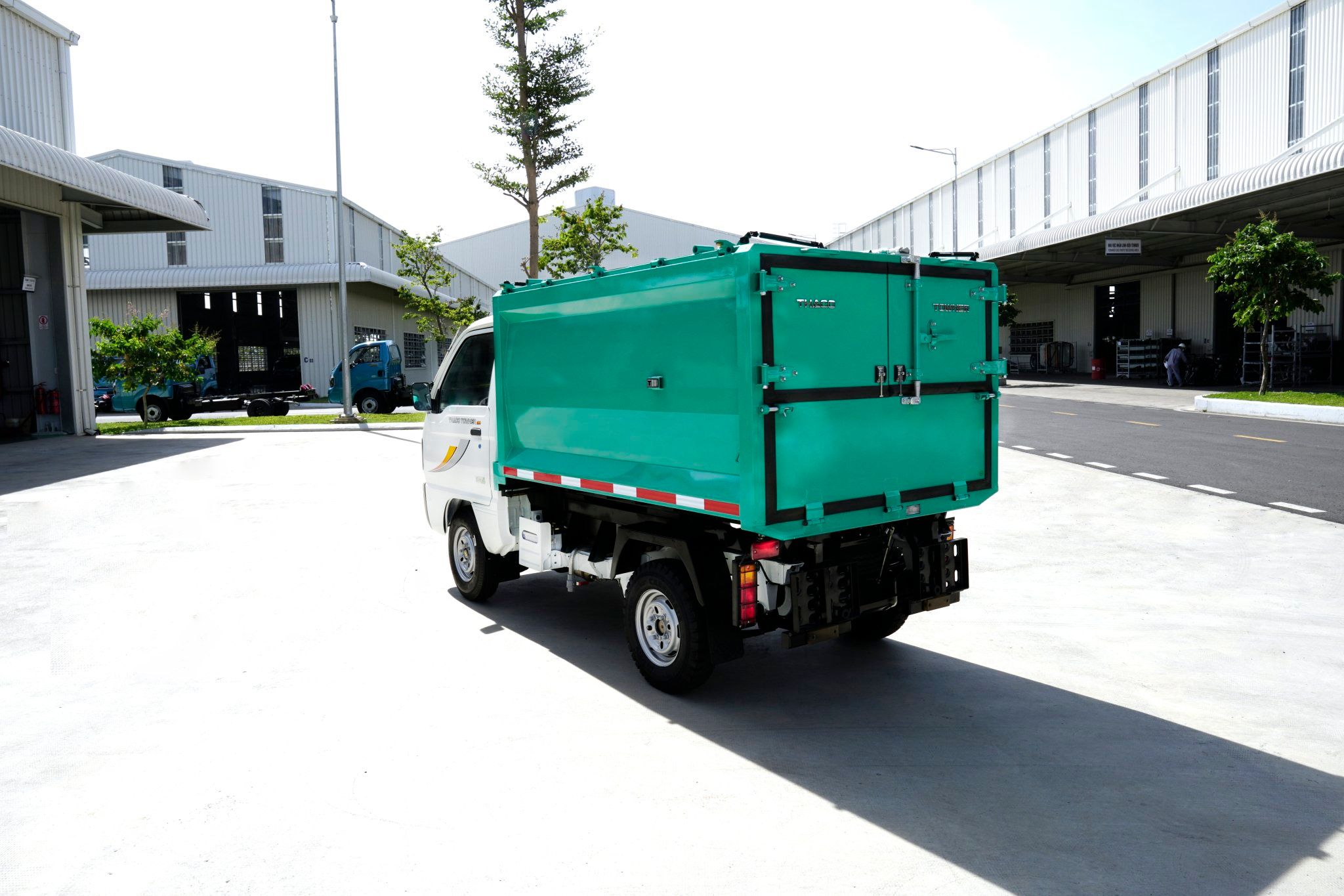  XE CHỞ RÁC - THACO TOWNER 800 