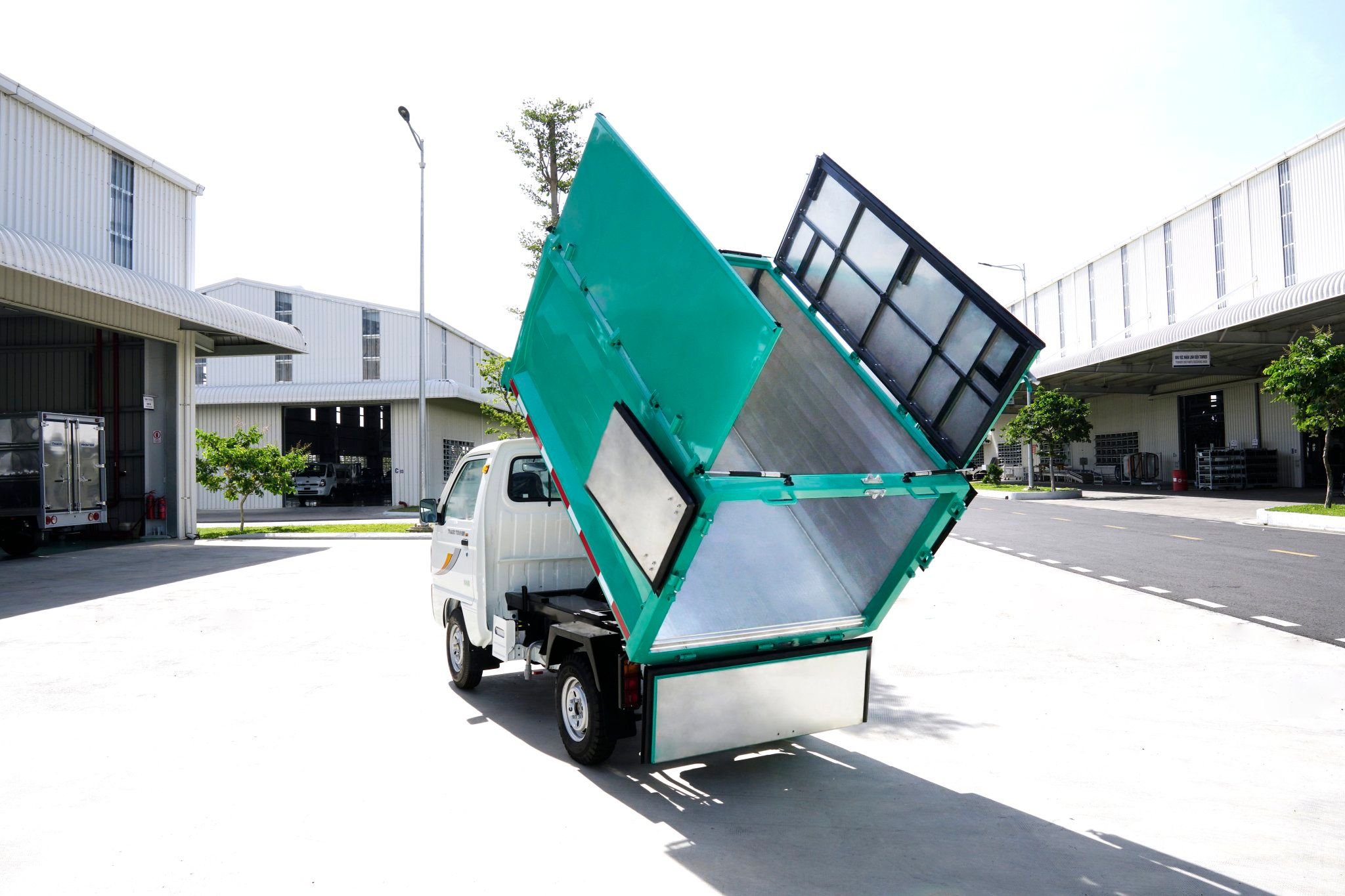  XE CHỞ RÁC - THACO TOWNER 800 