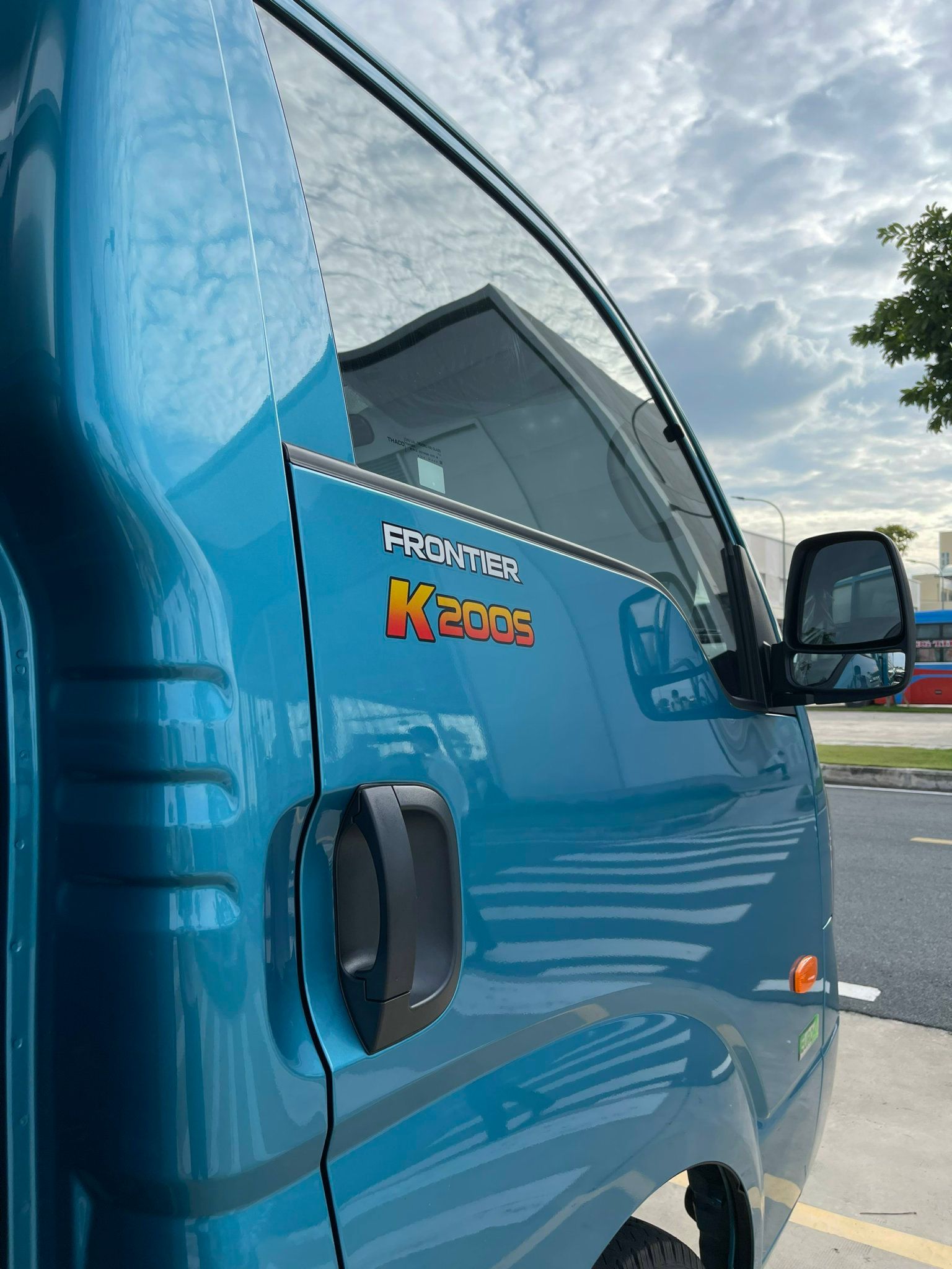  XE TẢI KIA K200S 1.7 TẤN THÙNG LỬNG 