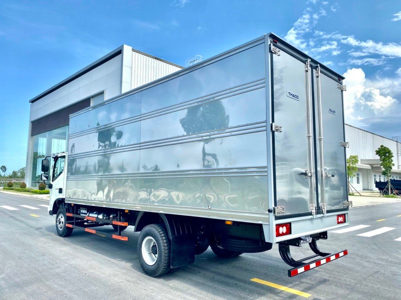  XE TẢI 7 TẤN 2 THACO FOTON OLLIN S720 - THÙNG KÍN 