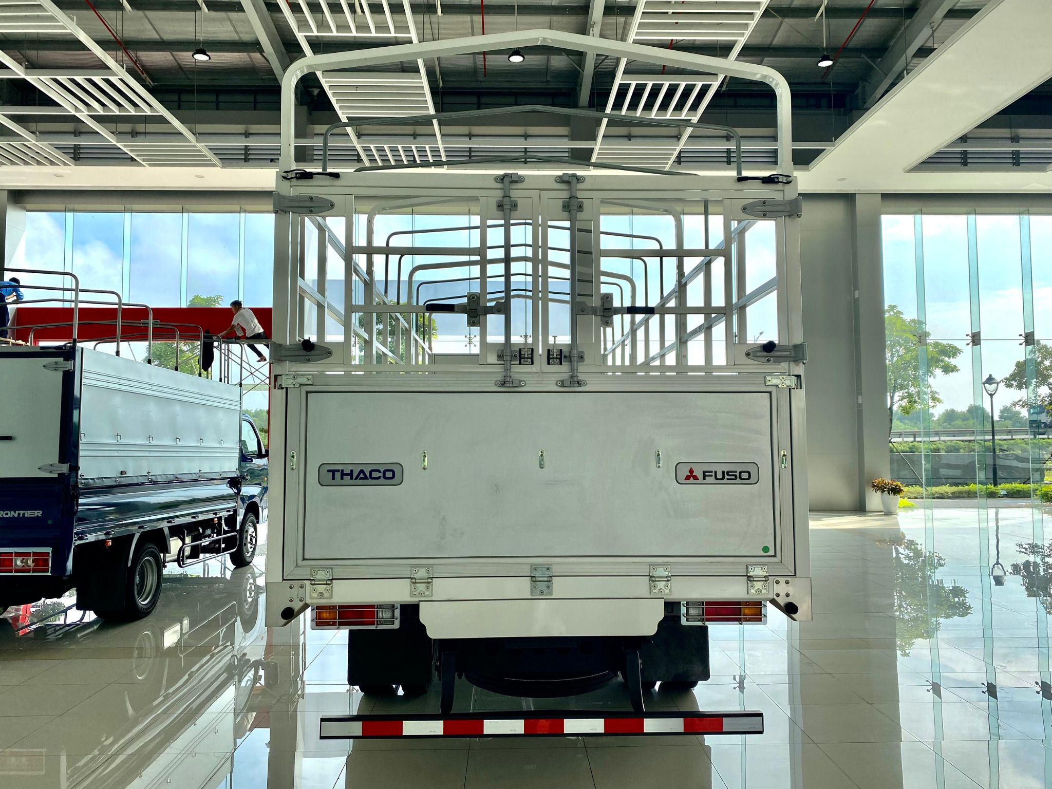  XE TẢI NHẬT BẢN 5 TẤN MITSUBISHI FUSO CANTER TF 8.5L MUI BẠT 