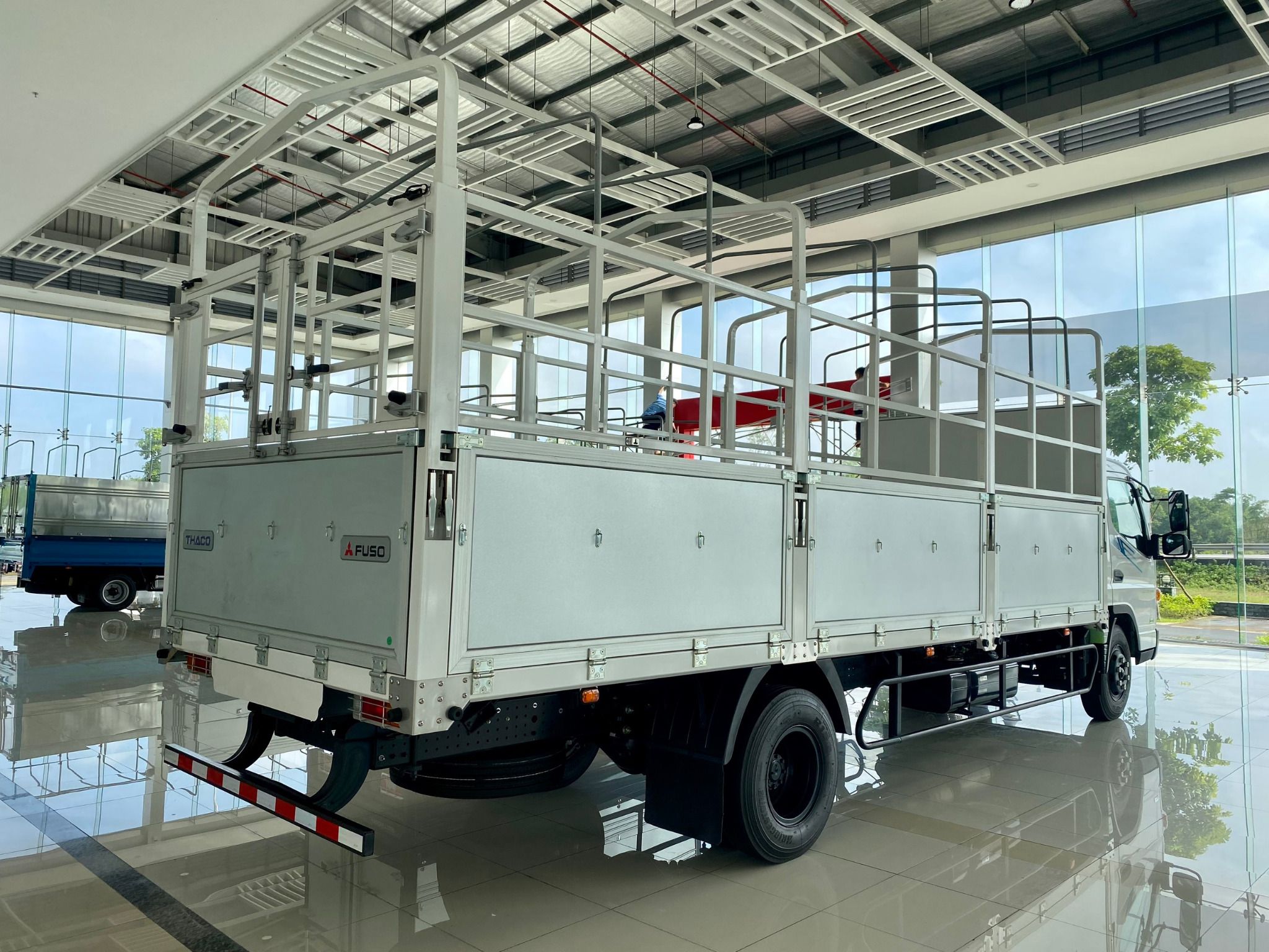  XE TẢI NHẬT BẢN 5 TẤN MITSUBISHI FUSO CANTER TF 8.5L MUI BẠT 