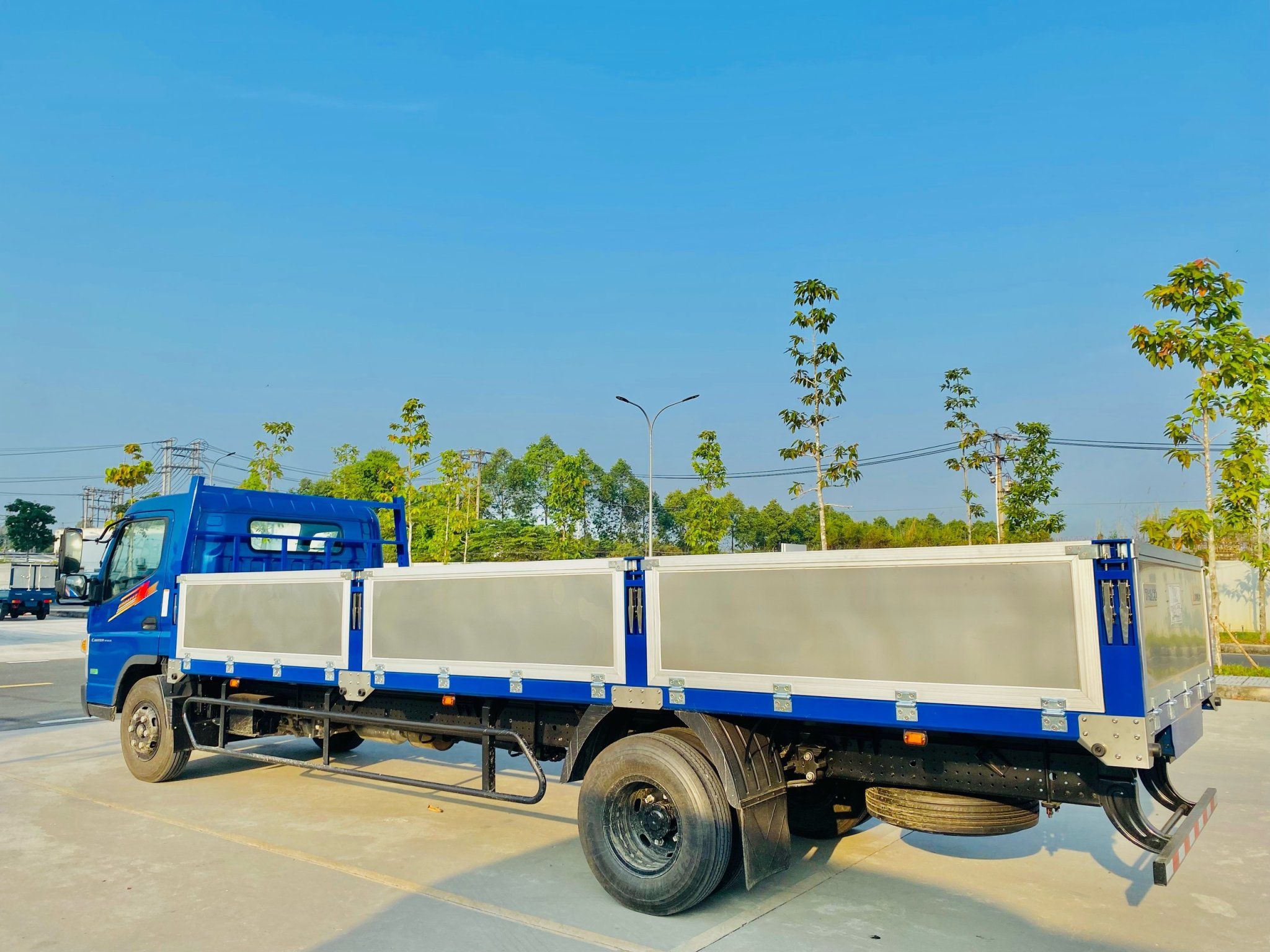  XE TẢI NHẬT BẢN 5 TẤN MITSUBISHI FUSO CANTER TF 8.5L THÙNG LỬNG 