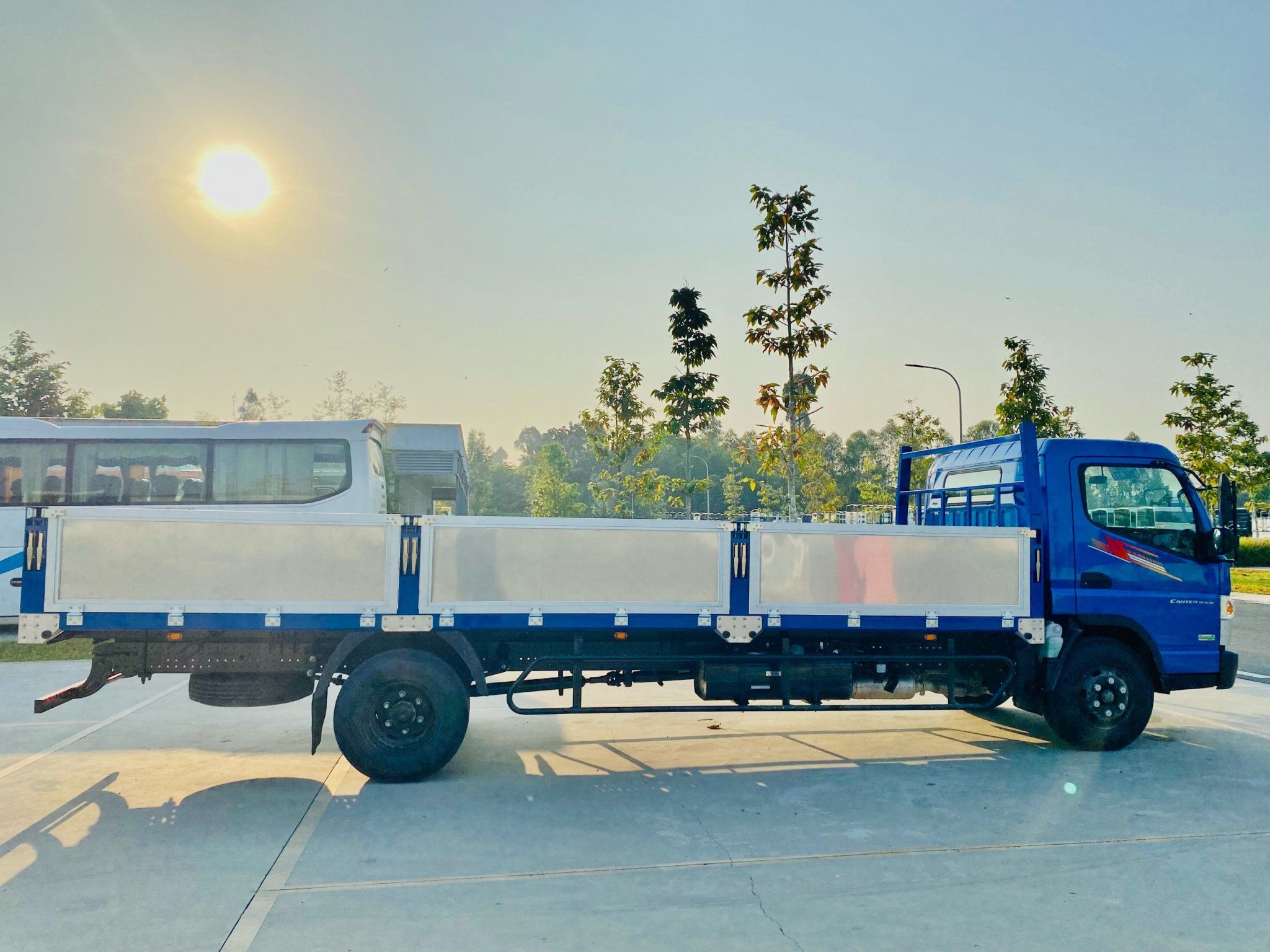  XE TẢI NHẬT BẢN 5 TẤN MITSUBISHI FUSO CANTER TF 8.5L THÙNG LỬNG 