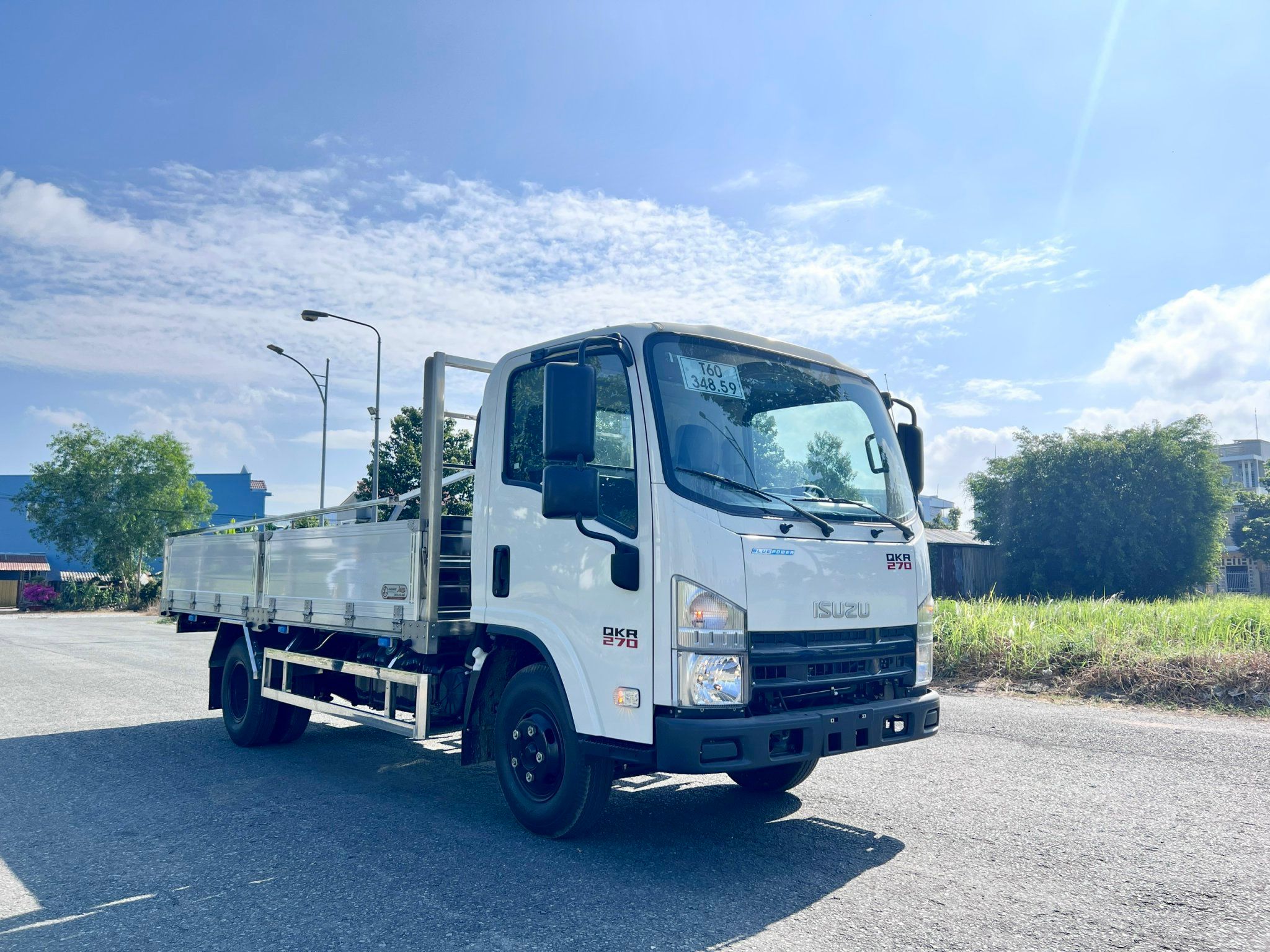  Isuzu QKR 270 Thùng Lửng Đầu Vuông Tải Trọng 2.79 Tấn 