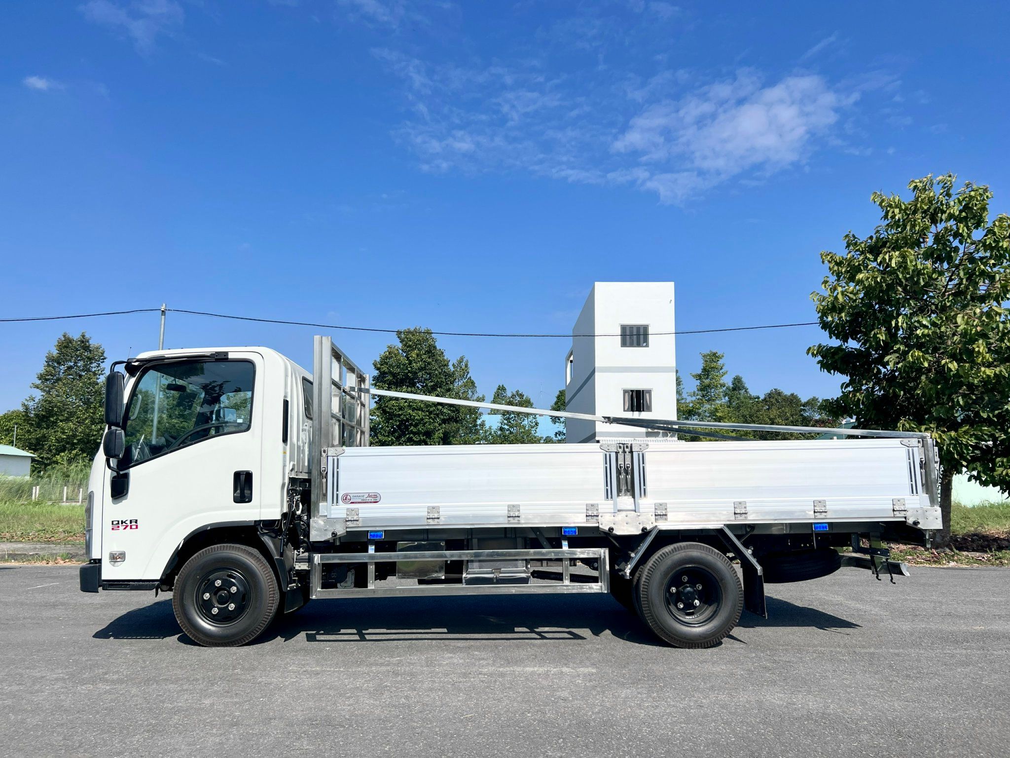  Isuzu QKR 270 Thùng Lửng Đầu Vuông Tải Trọng 2.79 Tấn 