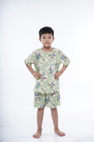 Q33112302 - Đồ bộ mặc nhà bé trai vải lanh quần ngắn áo cổ tròn họa tiết chú gấu dễ thương