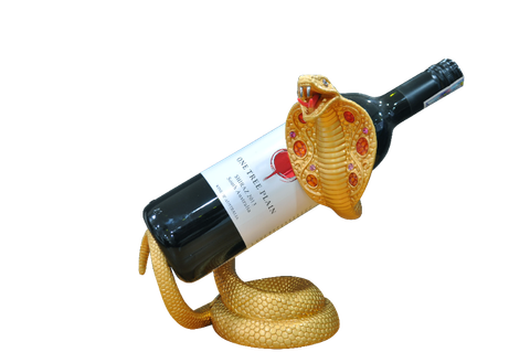 Đế chai rượu con rắn mạ vàng.