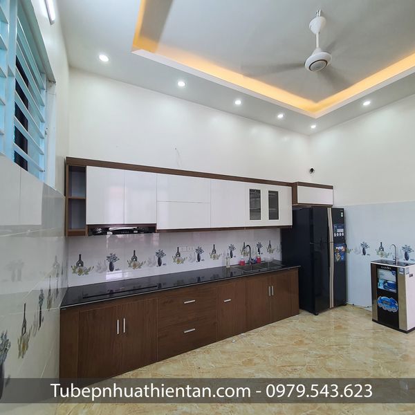 tủ bếp nhựa giả gỗ