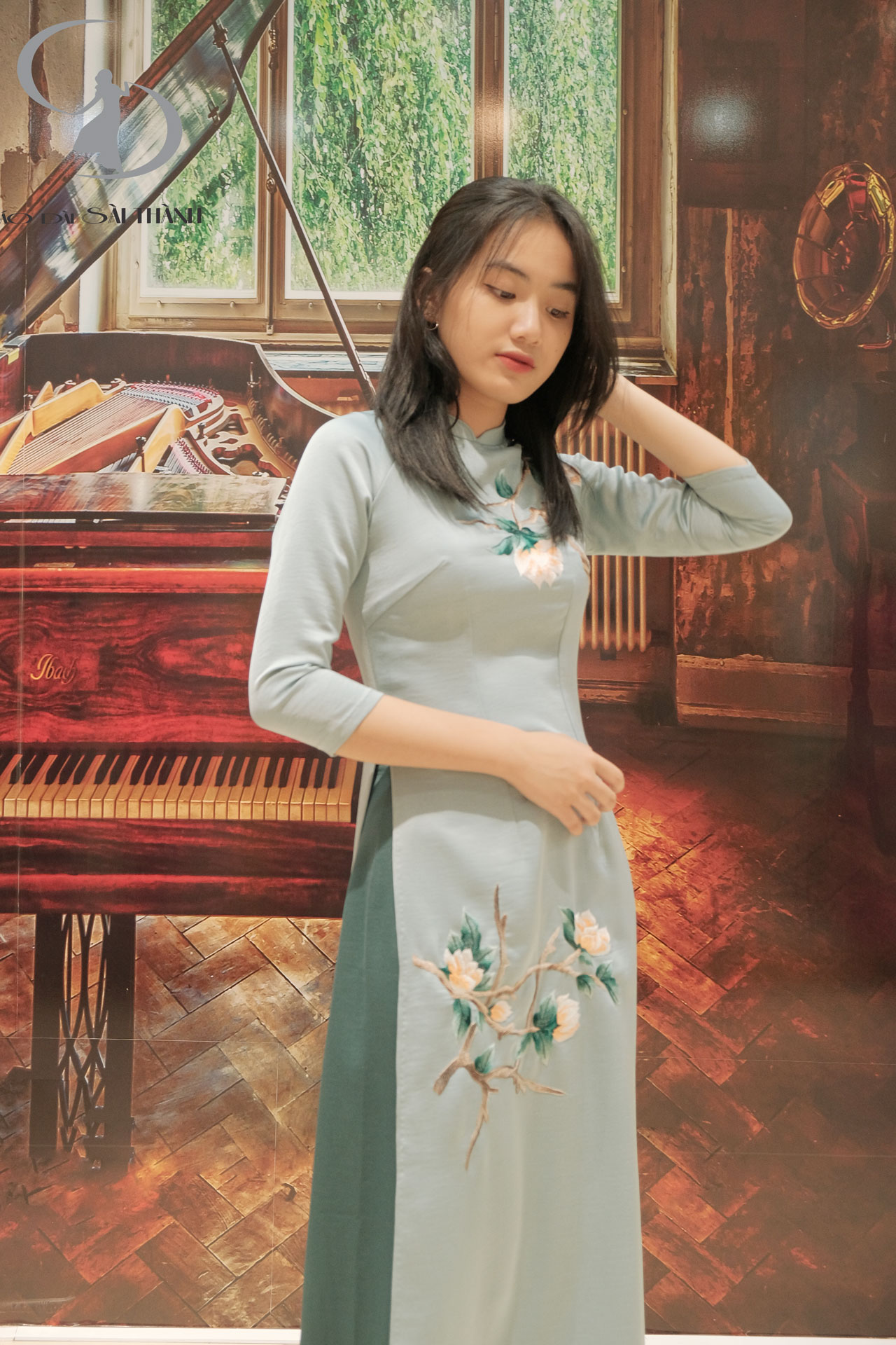 CT0002- Áo dài cách tân thêu hoa Mộc Lan