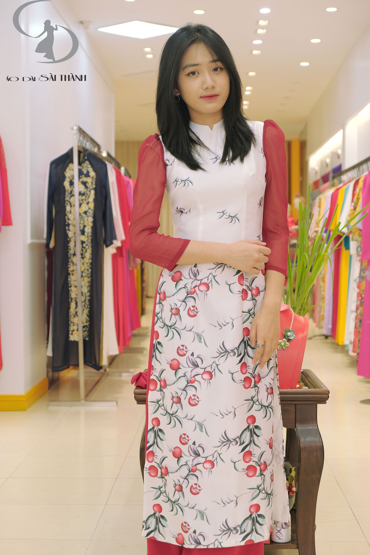 CT0018- Áo dài cách tân tapta bông lựu phối tay đỏ