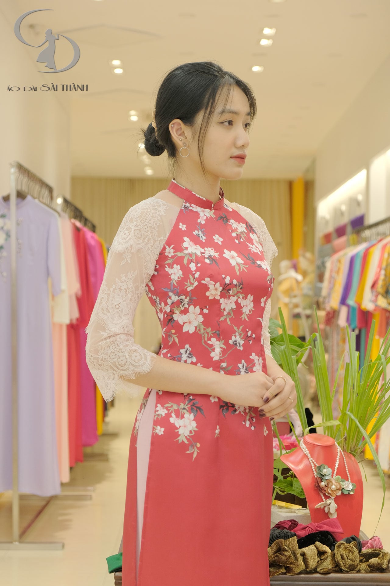 CT0025- Áo dài cách tân táp ta đỏ hoa mai