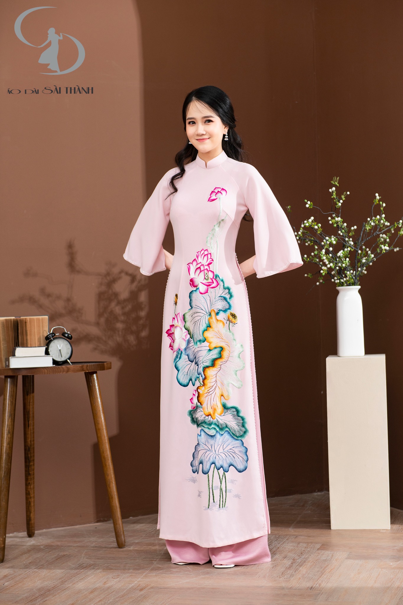 TT0108 - Áo dài thêu sen hồng ngũ sắc