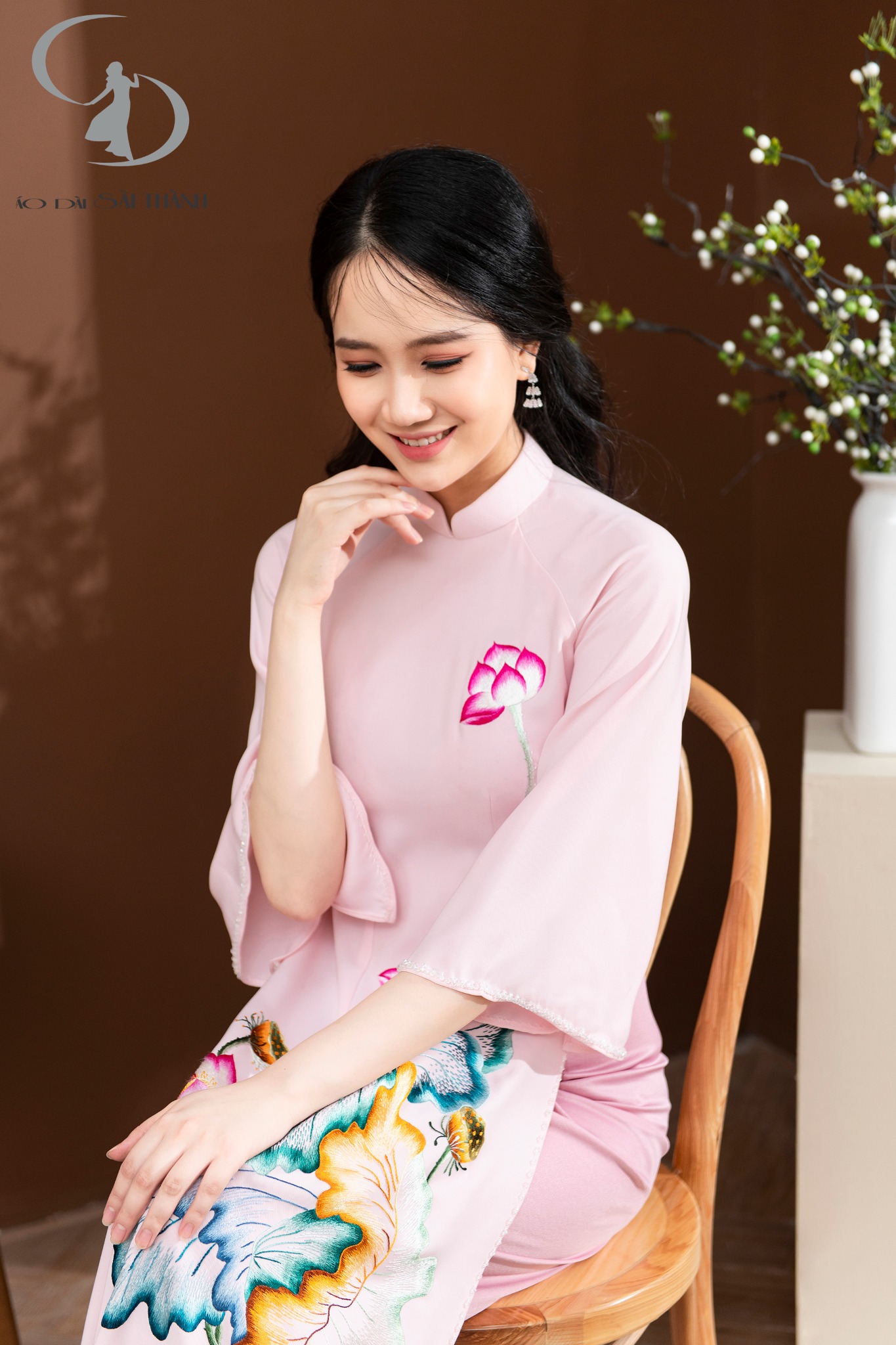 TT0108 - Áo dài thêu sen hồng ngũ sắc