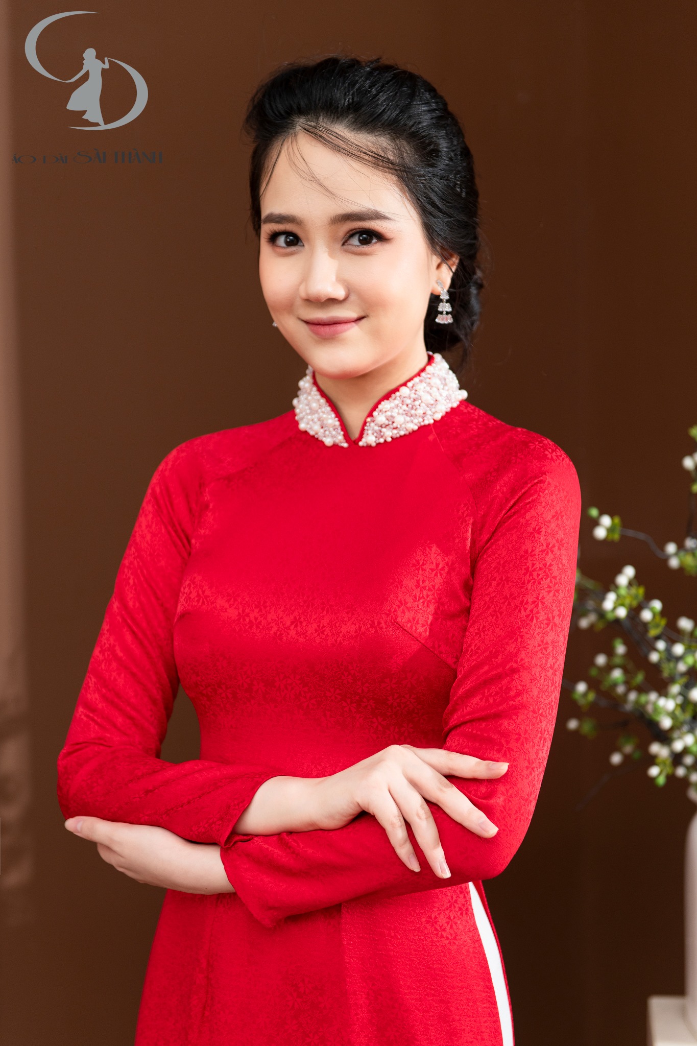 TT0115 - Áo dài lụa tơ tằm đỏ nhung đính cổ ngọc