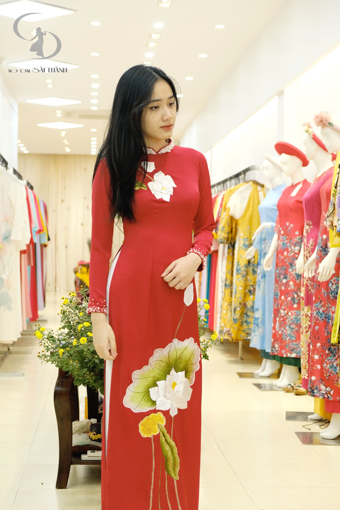 TT0069- Áo dài thêu hoa sen