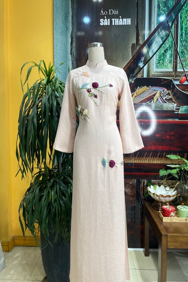 TT0175 - Áo dài gỗ sồi đính hoa màu hồng