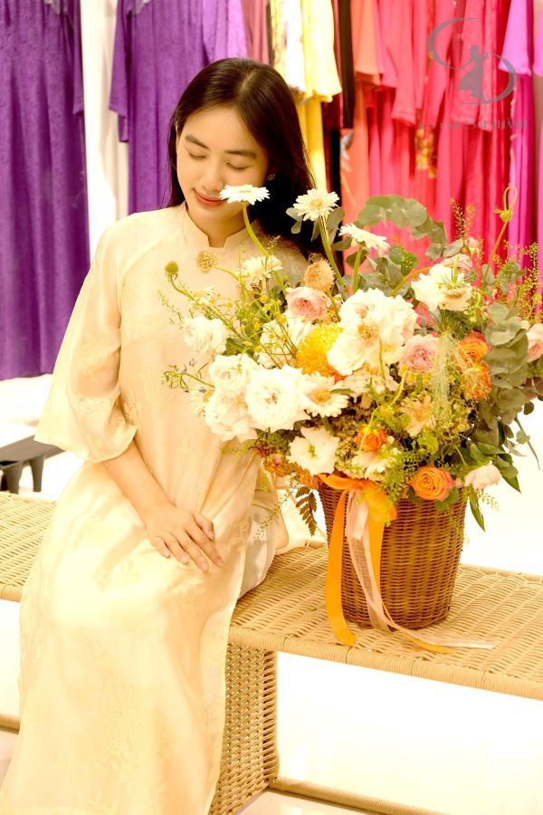 CT0039- Áo dài cách tân voan tơ hoa hồng be