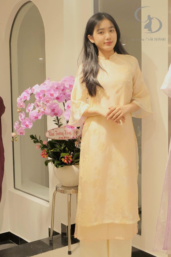 CT0039- Áo dài cách tân voan tơ hoa hồng be