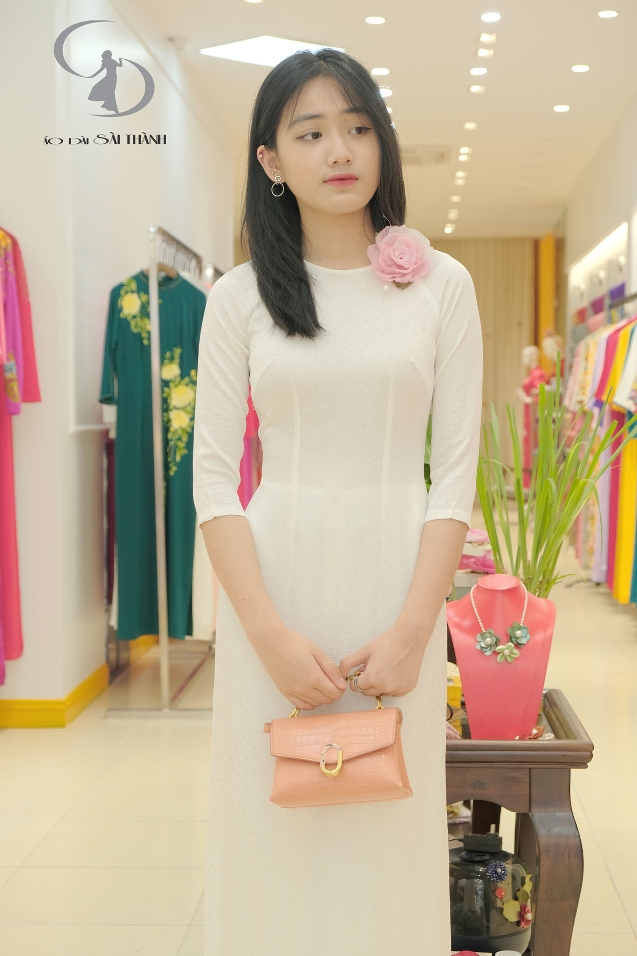 TT0009- Áo dài tơ tằm bèo dâu trắng