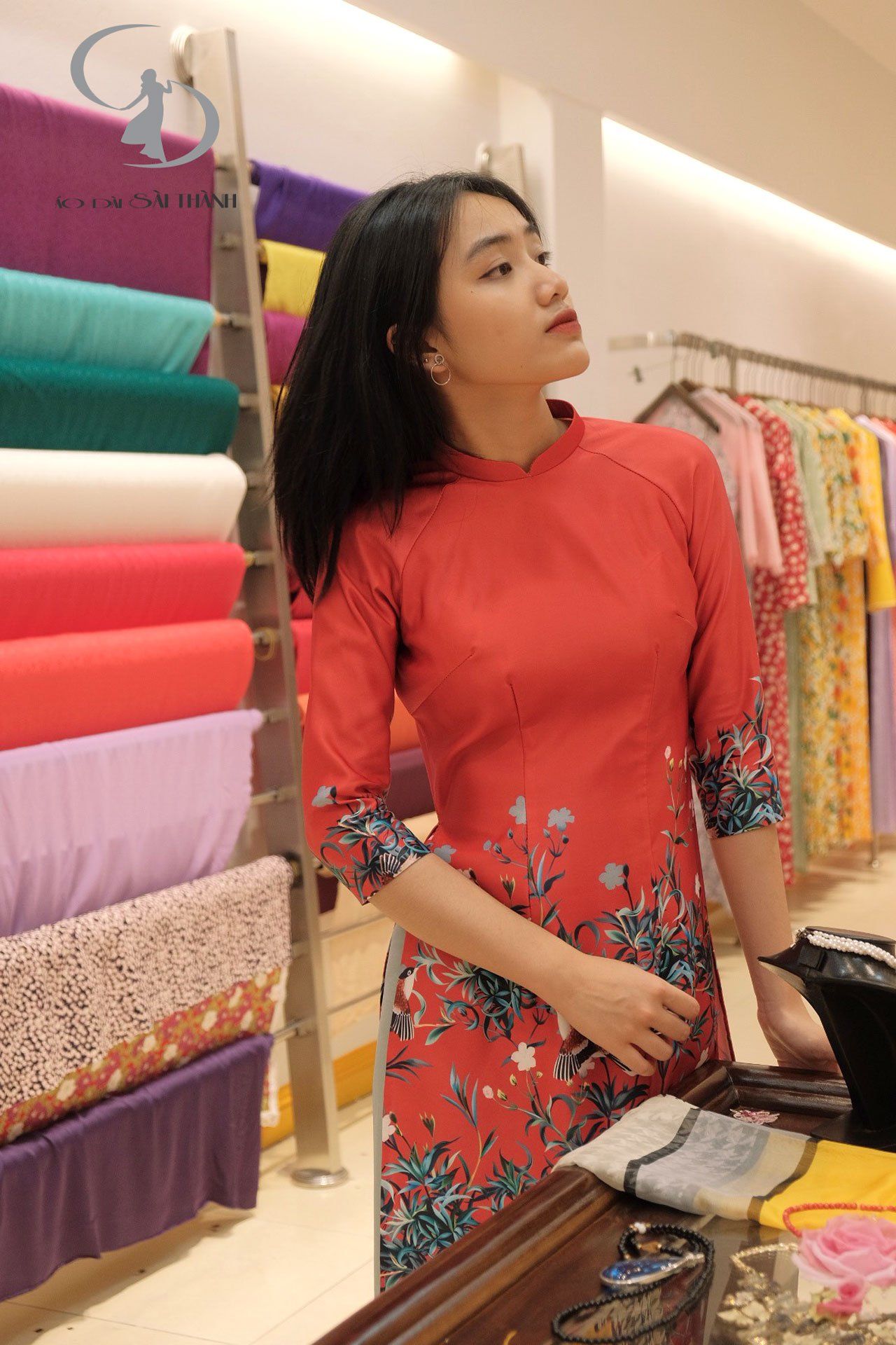 TT0026- Áo dài  tapta đỏ họa tiết mùa xuân