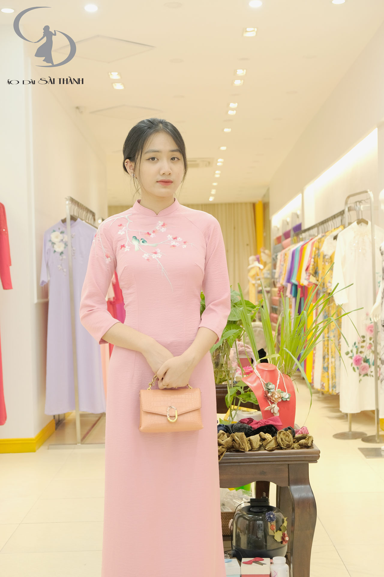 TT0041- Áo dài hồng phấn thêu hoa đào uyên ương