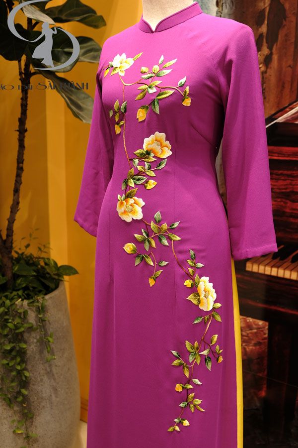TT0133 - Áo dài thiết kế thêu hoa trà