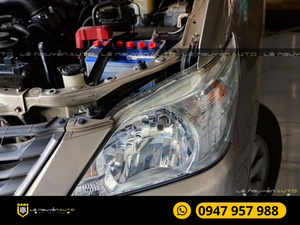  Đánh Bóng Chóa Đèn Xe Toyota Innova 