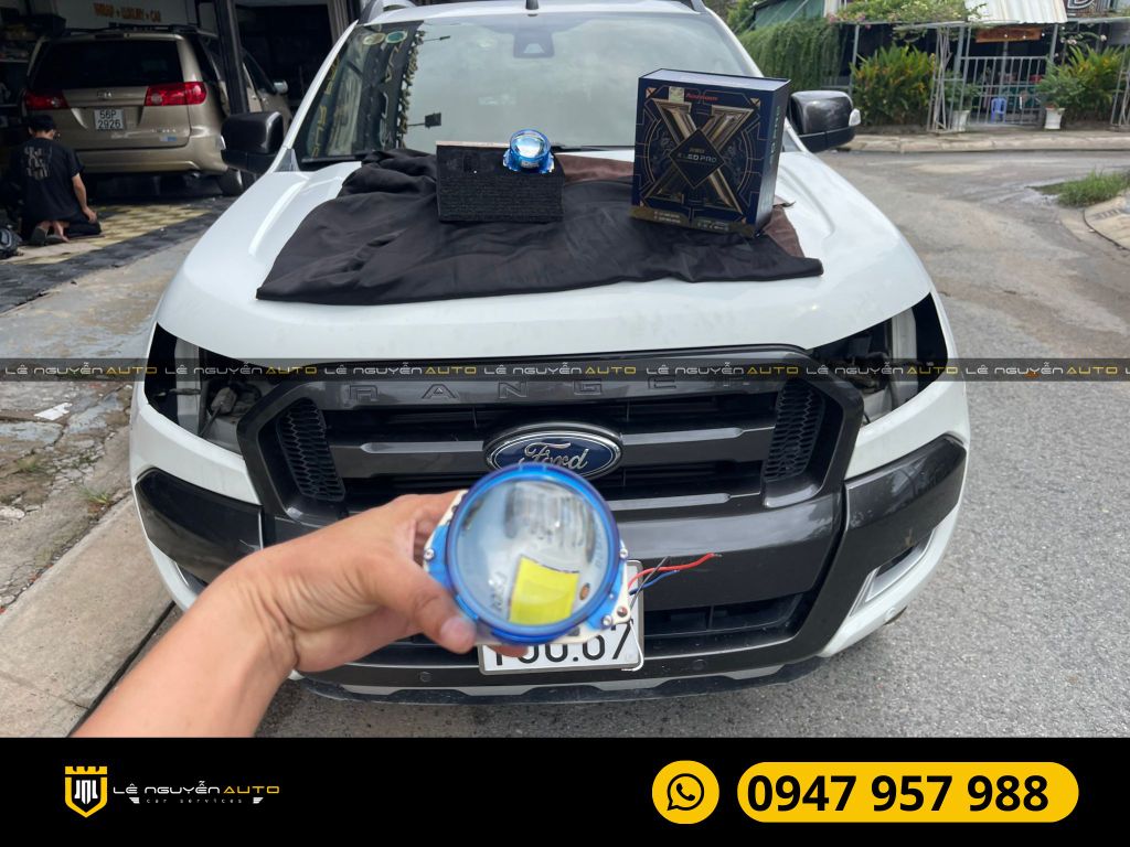 XE FORD RANGER ĐỘ BI AOZOOM XLED PRO DOMAX VỚI LED MÍ LED XI NHAN