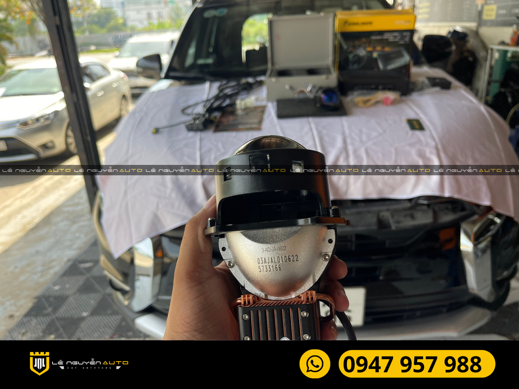 Độ Bi Aozoom Laser Jaguar Xe Outlander