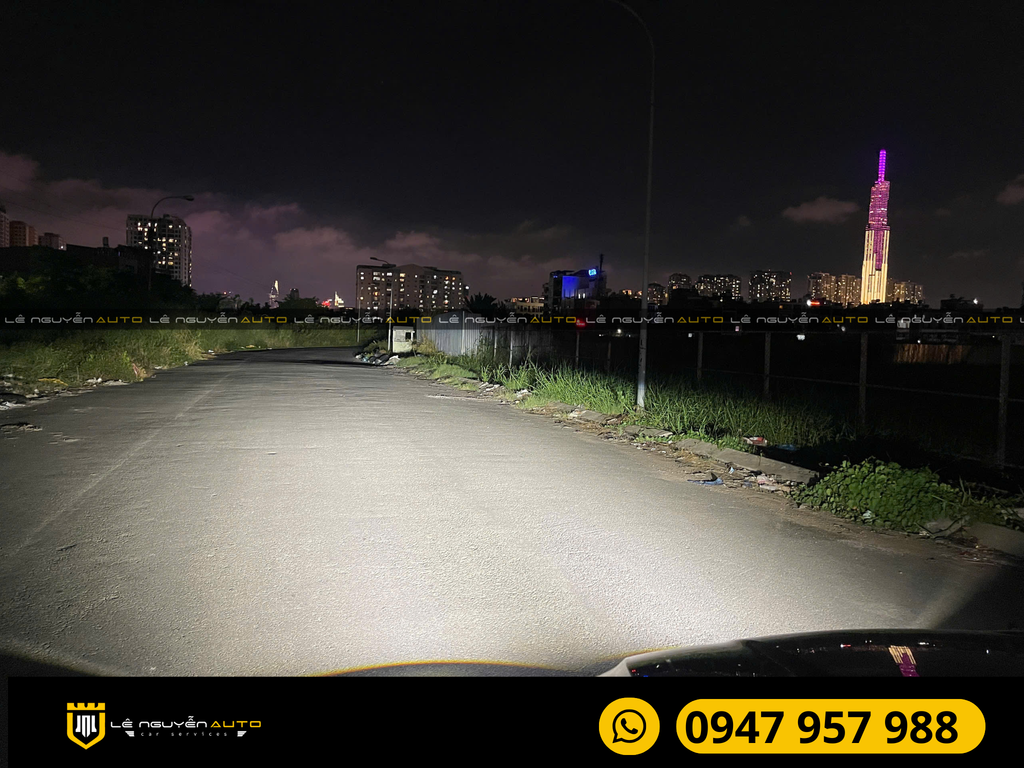 SANTAFE 2019 LẮP BI PHA AOZOOM LASER JAGUAR VÀ SQUARE V1