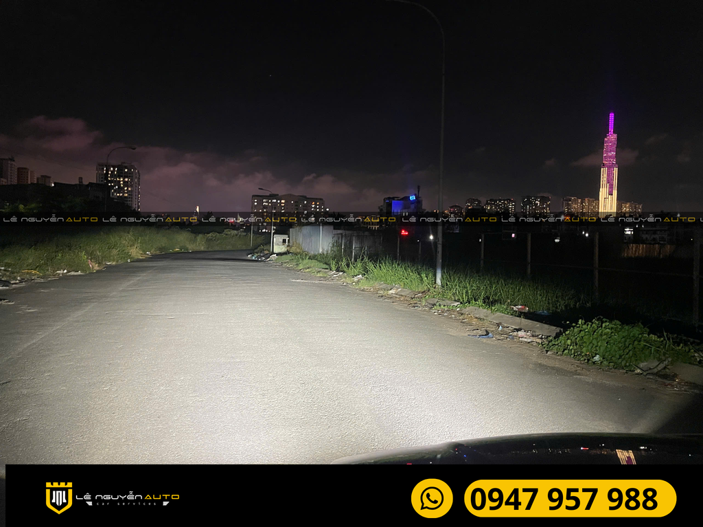 SANTAFE 2019 LẮP BI PHA AOZOOM LASER JAGUAR VÀ SQUARE V1
