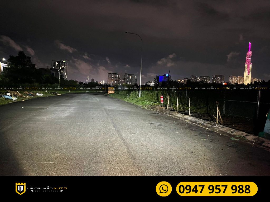 XE FORD RANGER ĐỘ BI AOZOOM XLED PRO DOMAX VỚI LED MÍ LED XI NHAN