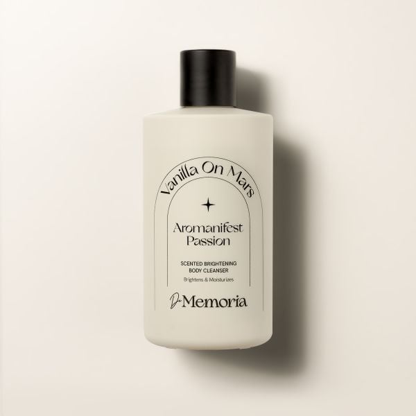 Sữa Tắm Hương Nước Hoa De Memoria Scented Brightening Body Cleanser 300ML