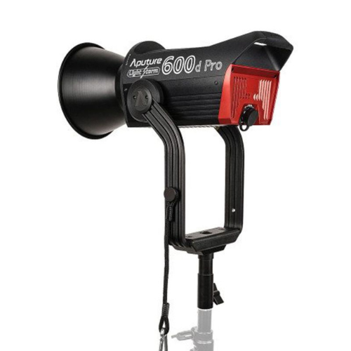  Đèn Daylight Aputure 600d Pro 