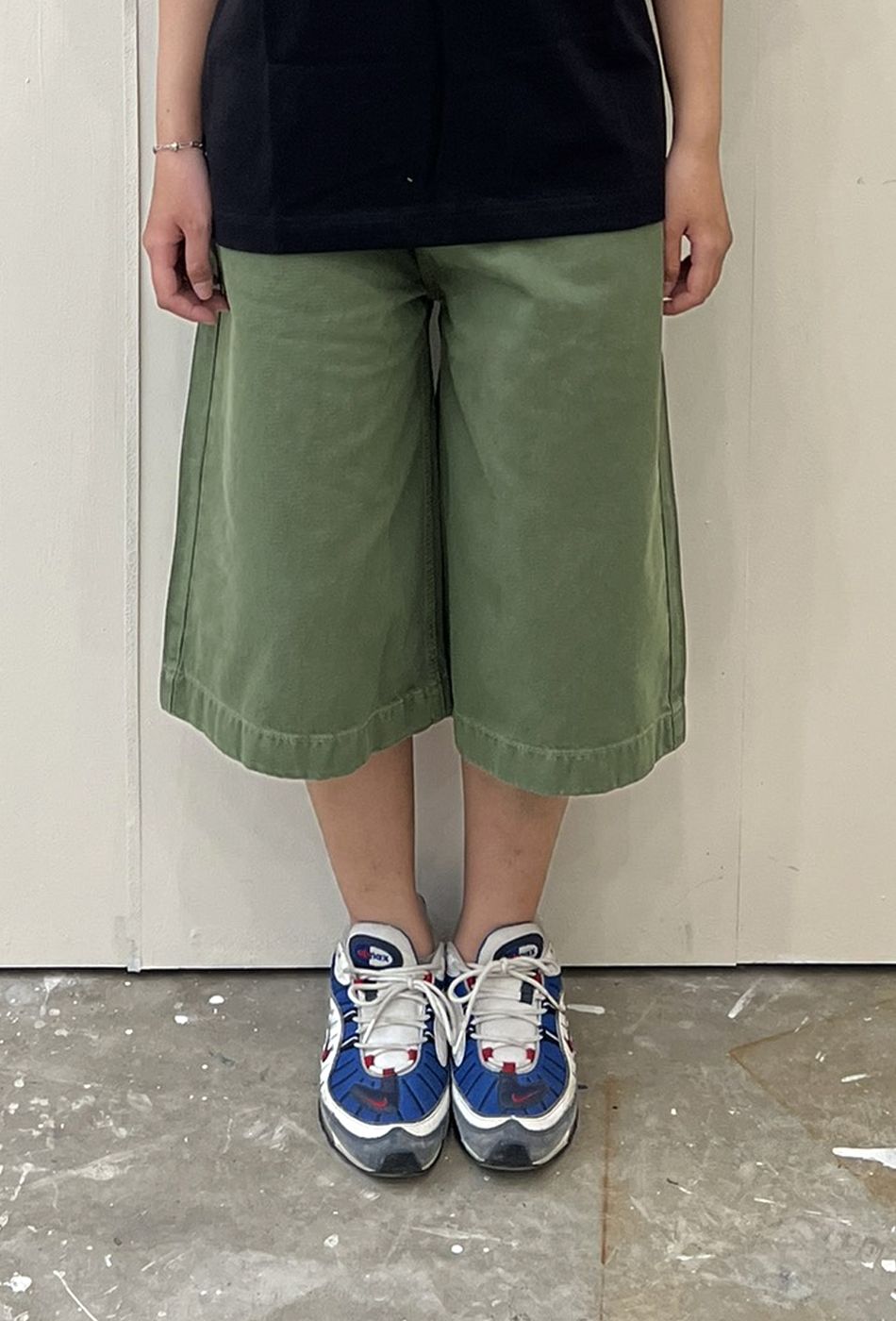  OFFONOFF BAGGY JEAN SHORT / Olive 