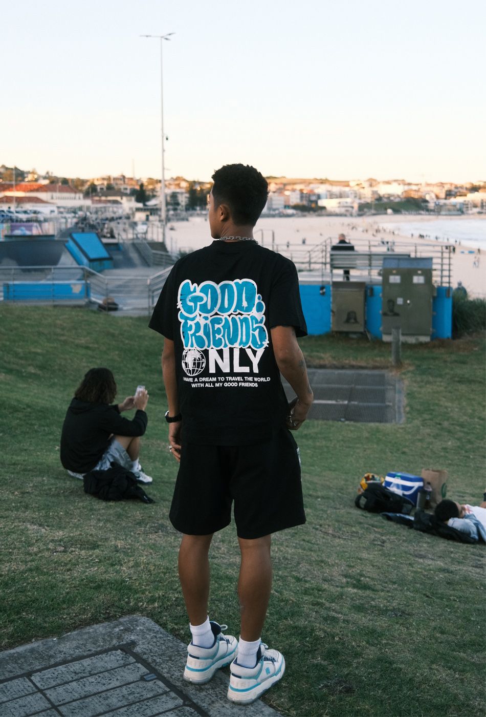  GOOD FRIENDS V2 TSHIRT 