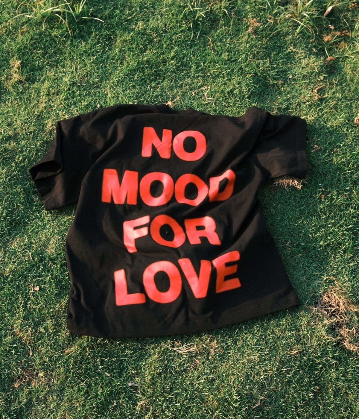  NO MOOD FOR LOVE TSHIRT - BLACK 