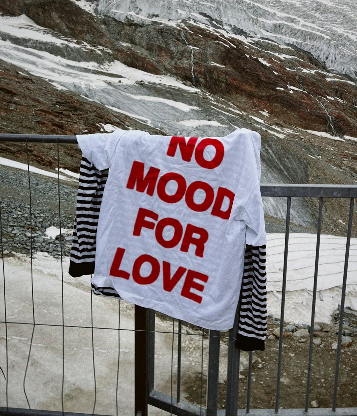  NO MOOD FOR LOVE TSHIRT 