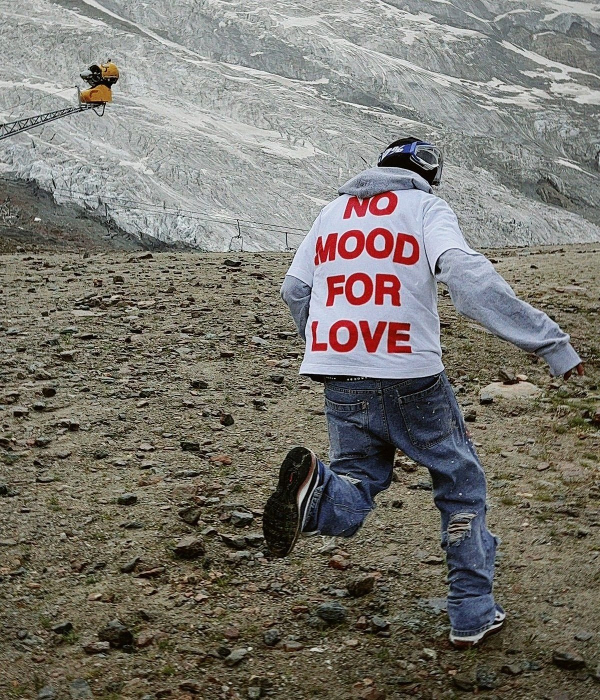  NO MOOD FOR LOVE TSHIRT 