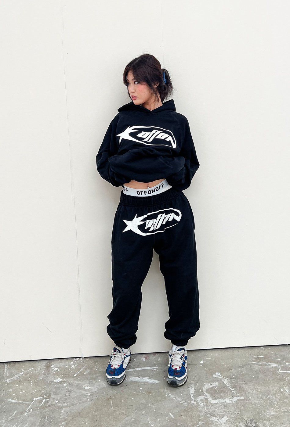  OFFONOFF STAR CIRCLE SWEATPANTS / BLACK 