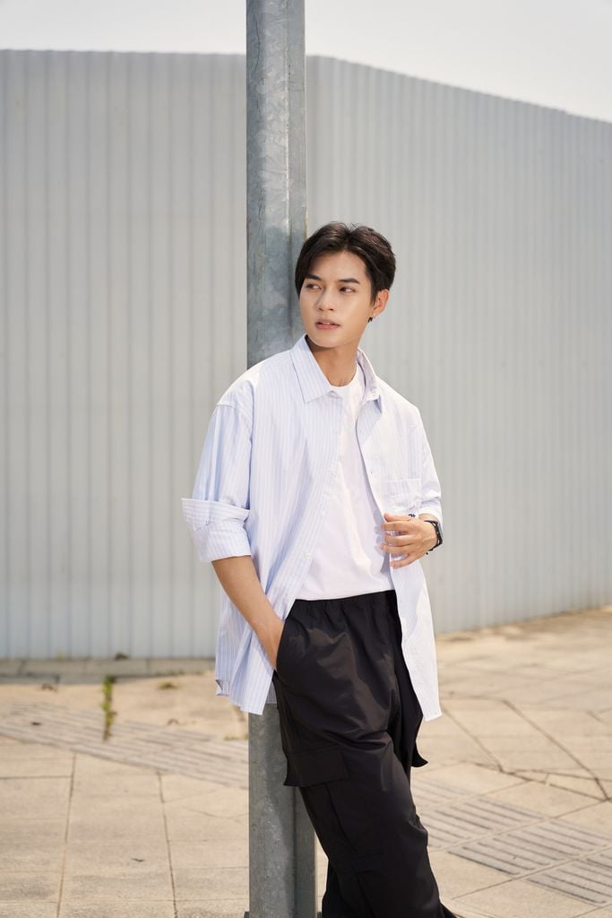  Áo Sơ Mi Tay Dài Cotton Sọc Dọc Form Oversize 2310014 