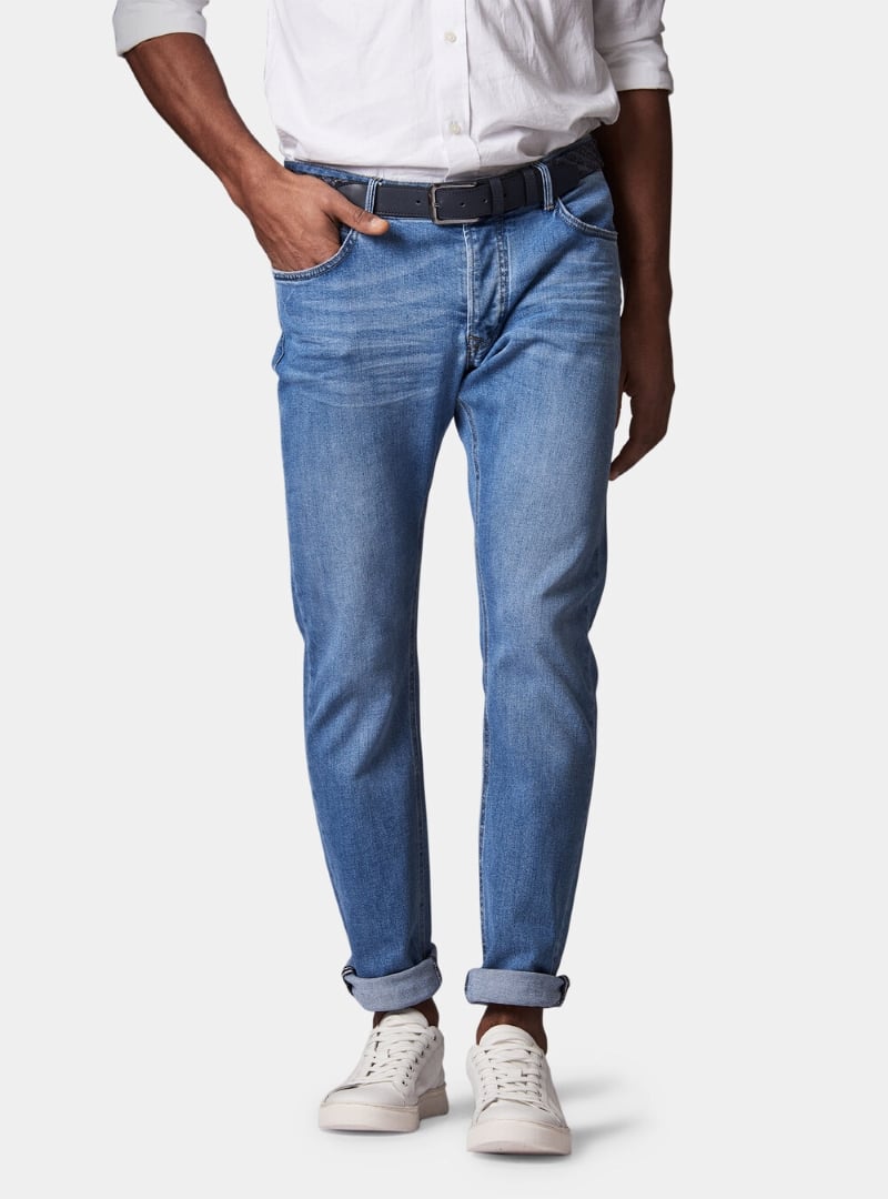 Dáng của quần slim fit 