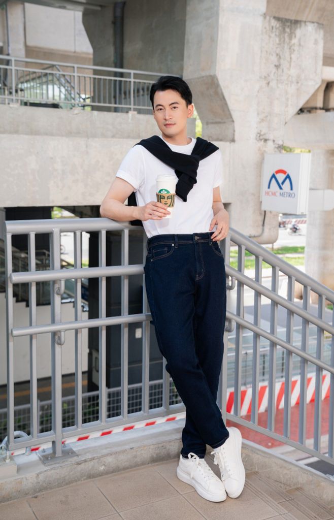  Quần Dài Jeans Trơn Form Regular 2407032 