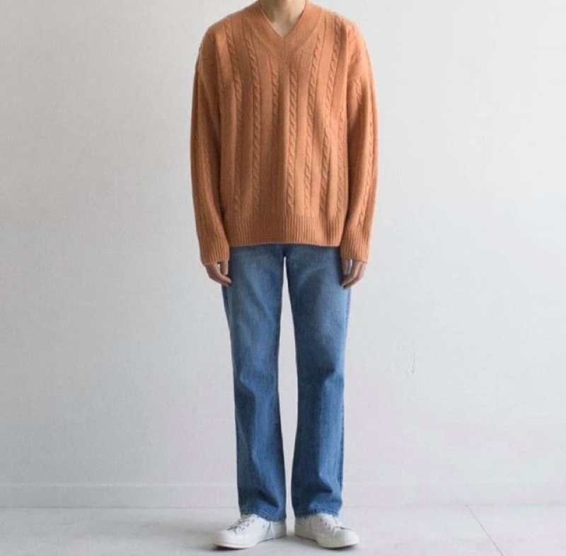 Phối cùng áo sweater 