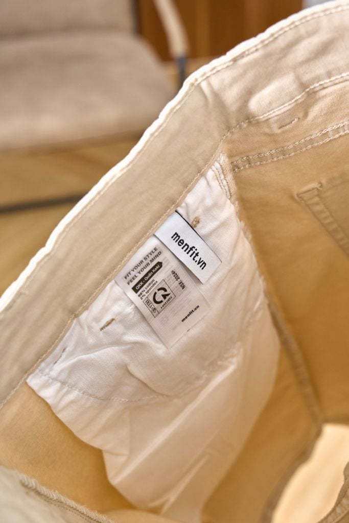  Quần Short Nam Khaki Trơn Form Straight 2402012 