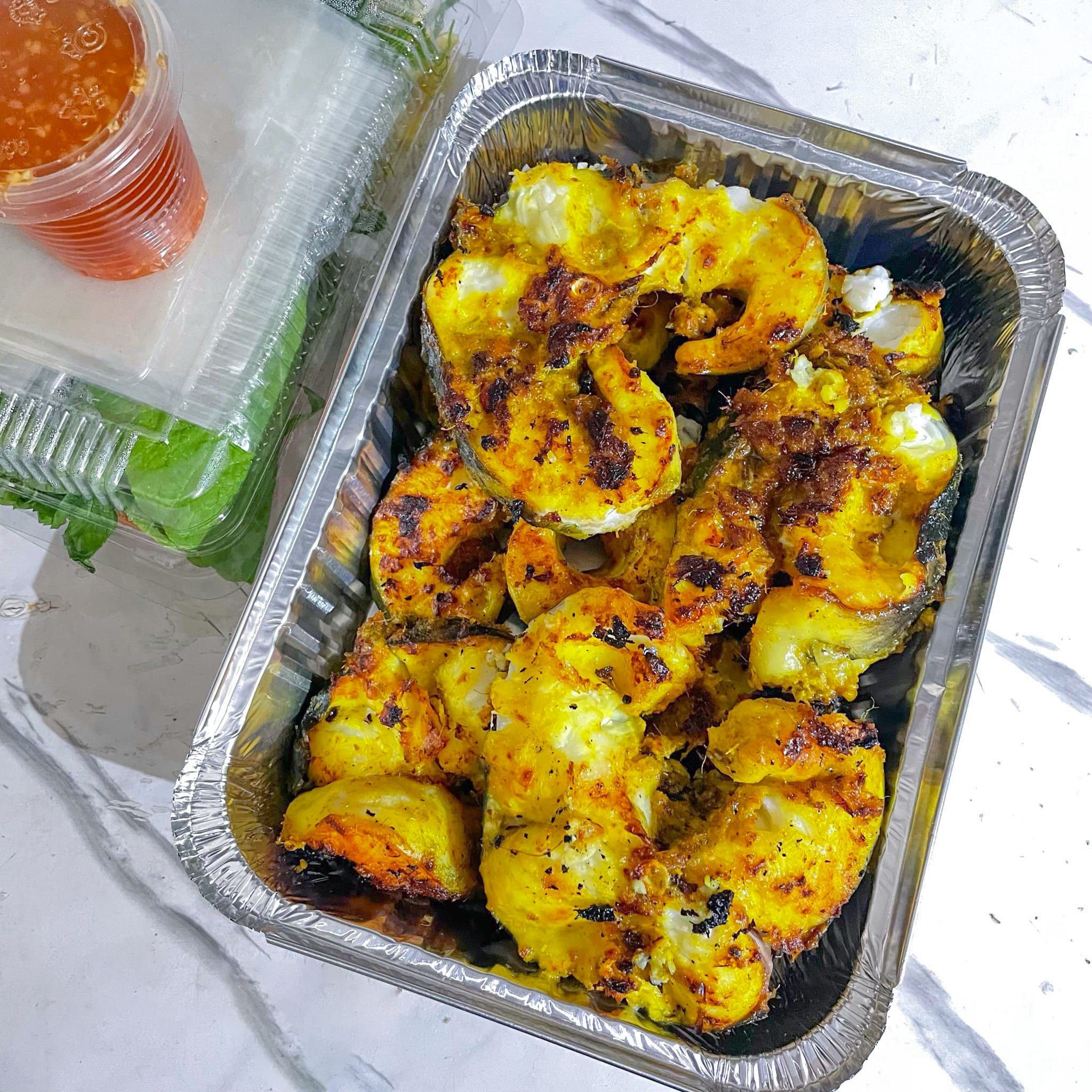  Cá Lăng Đuôi Đỏ Nướng Riềng Mẻ 