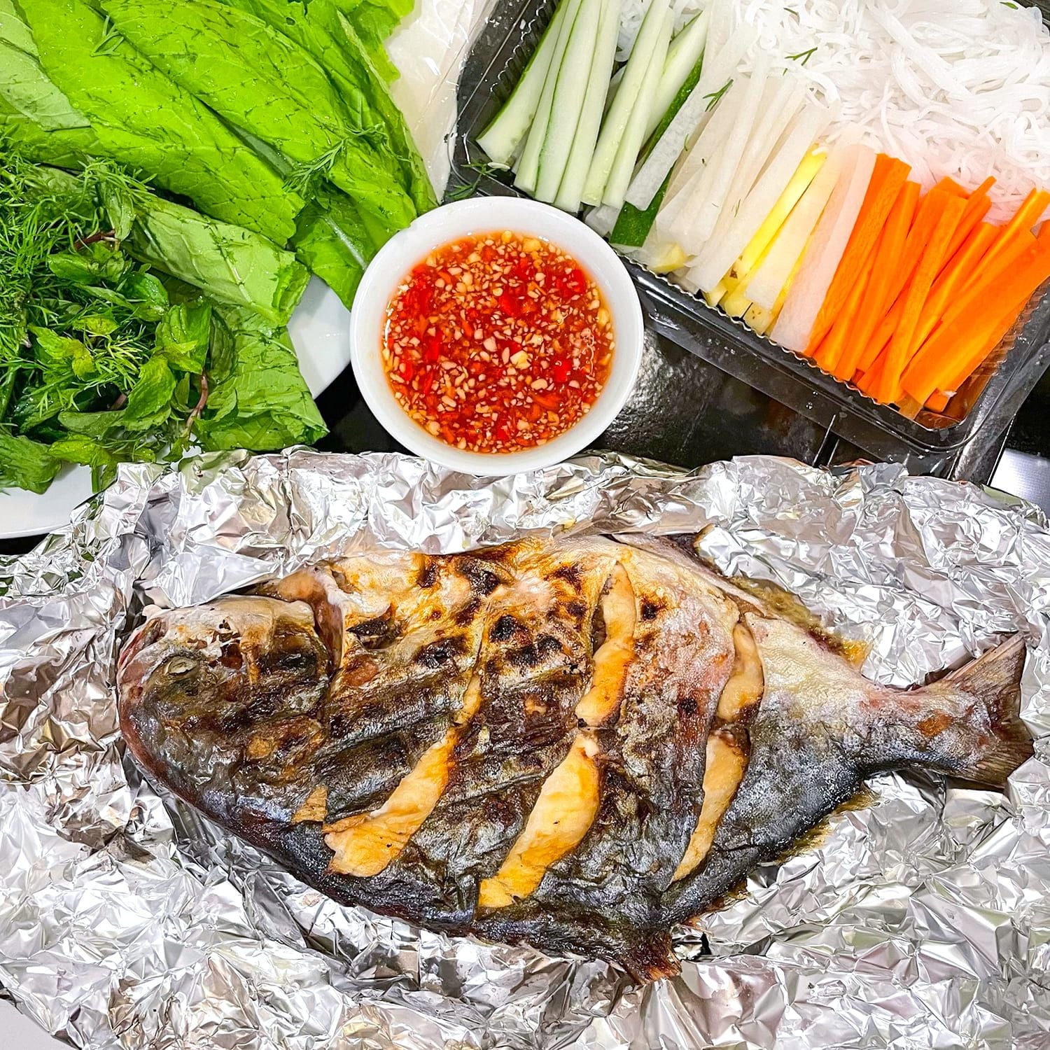  Cá Chim Biển Nướng Mọi 