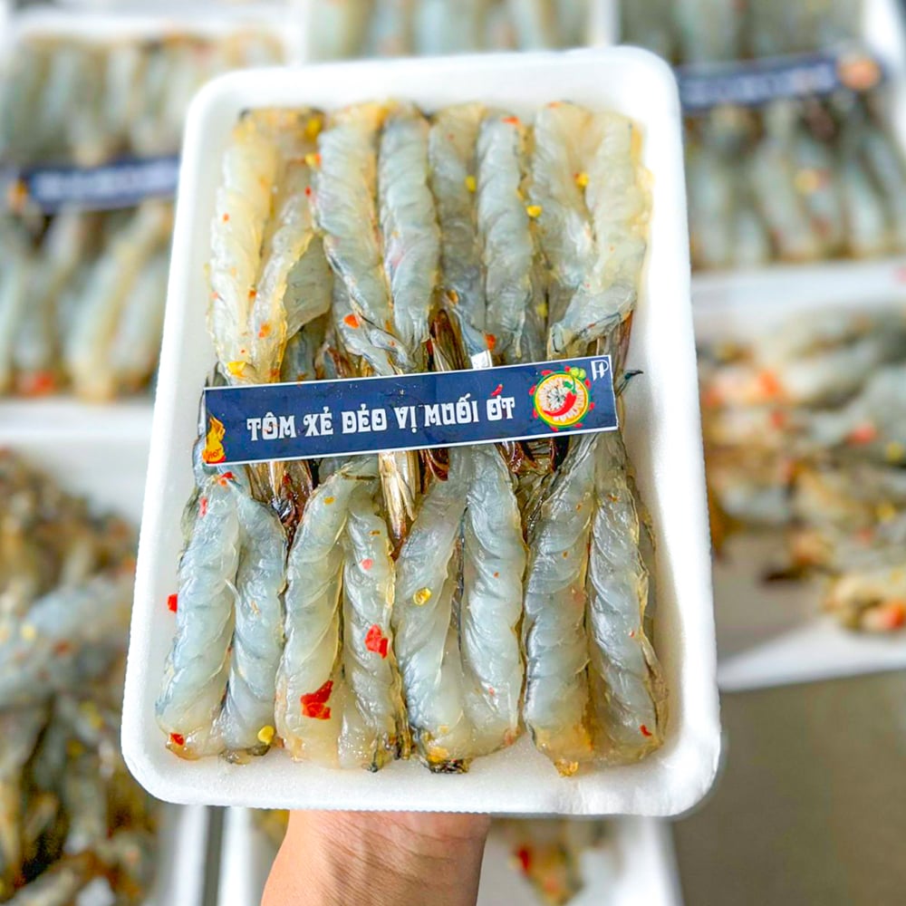 tom deo 2 nang muoi ot